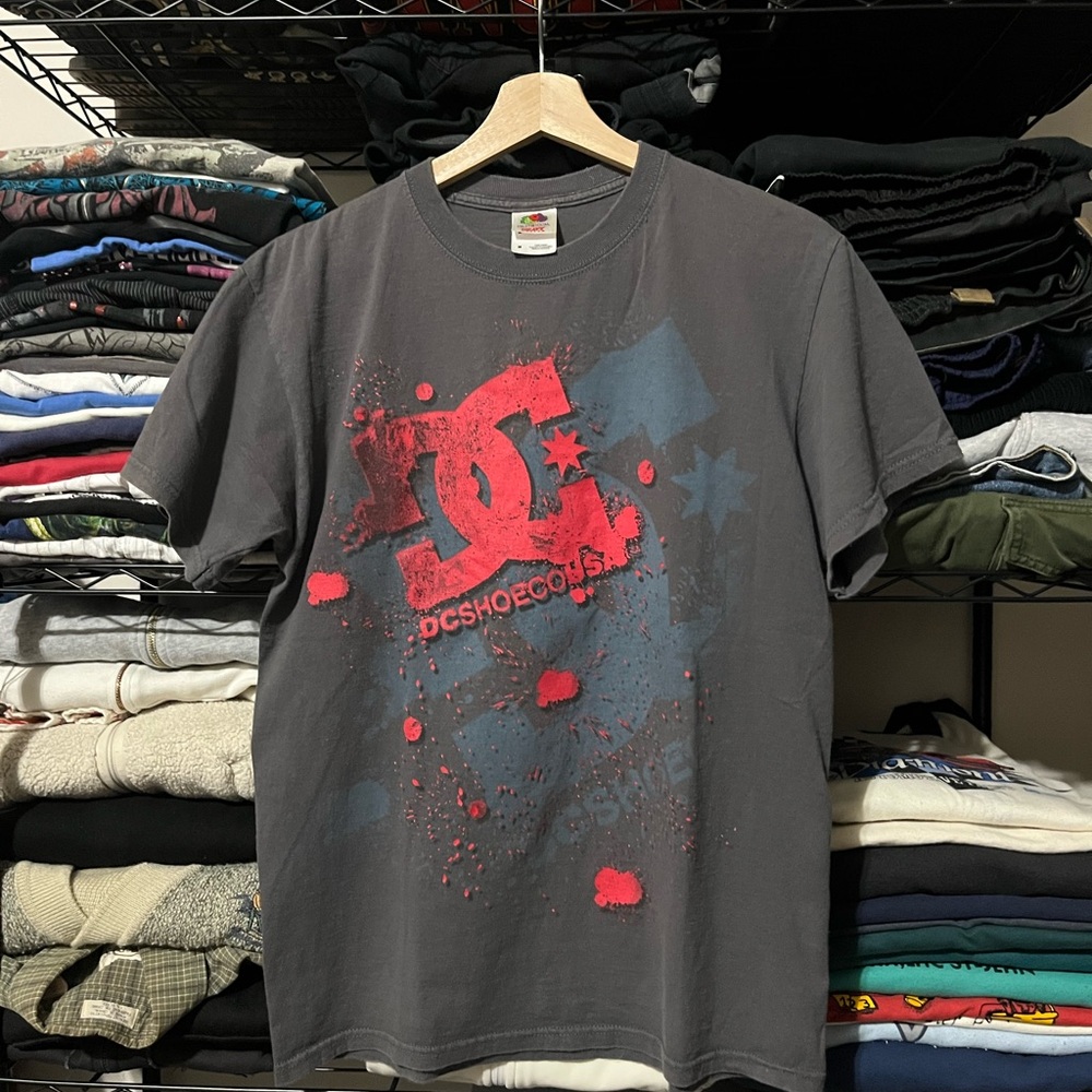Fruit of the Loom Gray and Red Graphic Tee